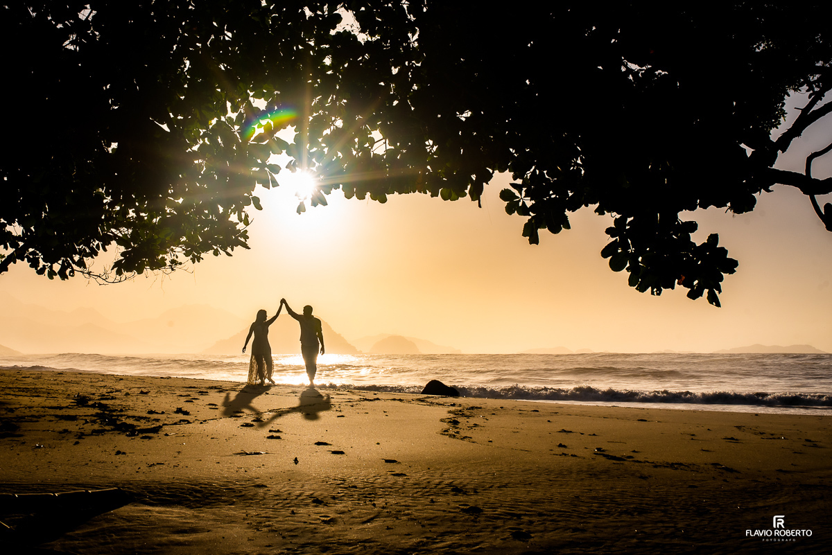 Ensaio Pre Wedding na praia do Félix em Ubatuba