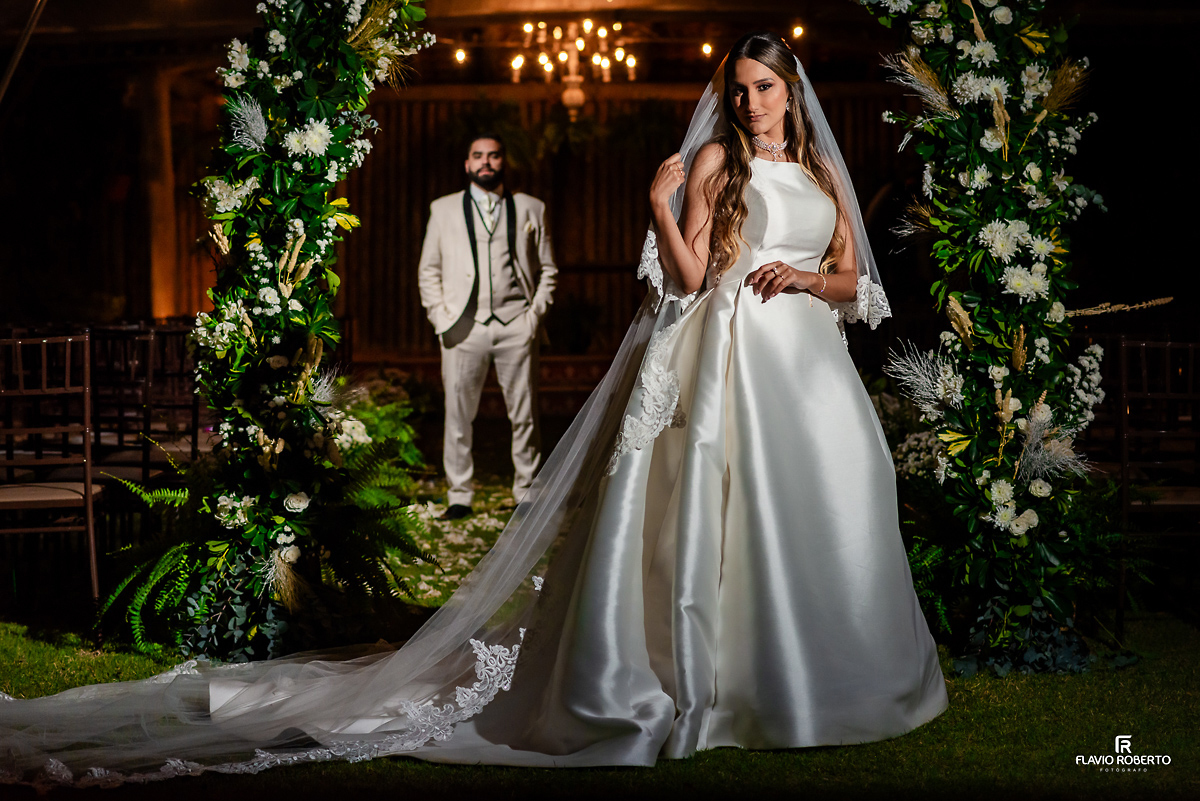 Sessao de fotos do casal no Casamento no Rancho Mustang em Pindamonhangaba.