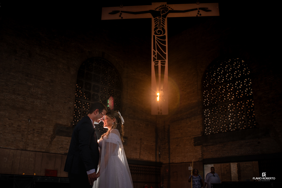 Noivado aos pés de Nossa Senhora Aparecida, pedido de casamento abençoado no Santuário Nacional