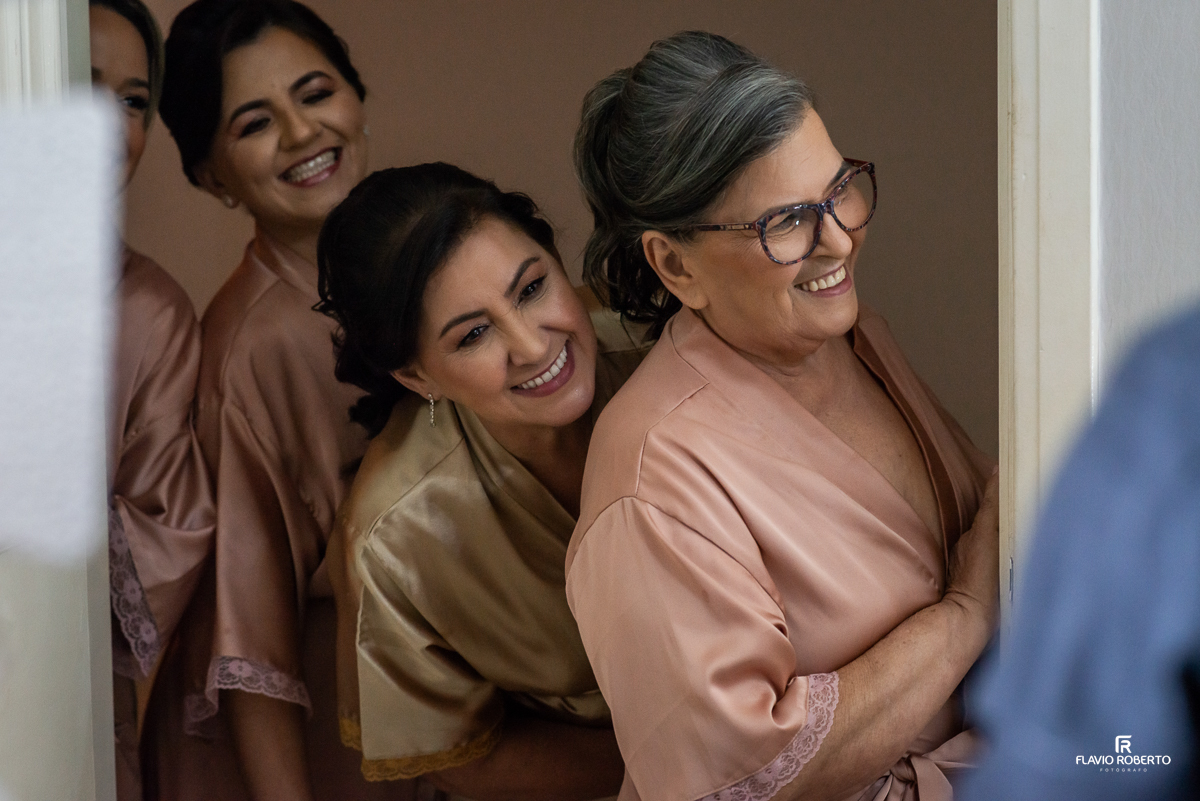 Making Of da noiva no Ateliê Valéria Vendrasco durante Casamento em Guaratinguetá