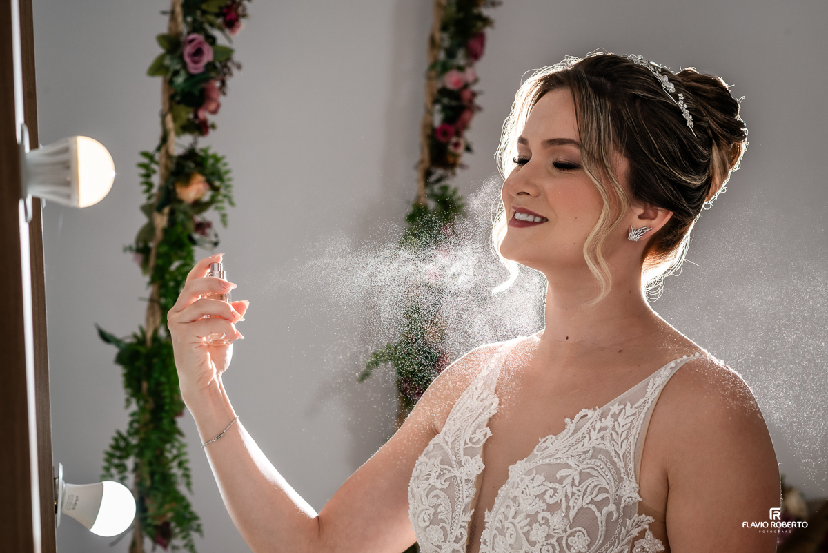 Making Of da noiva no Ateliê Valéria Vendrasco durante Casamento em Guaratinguetá