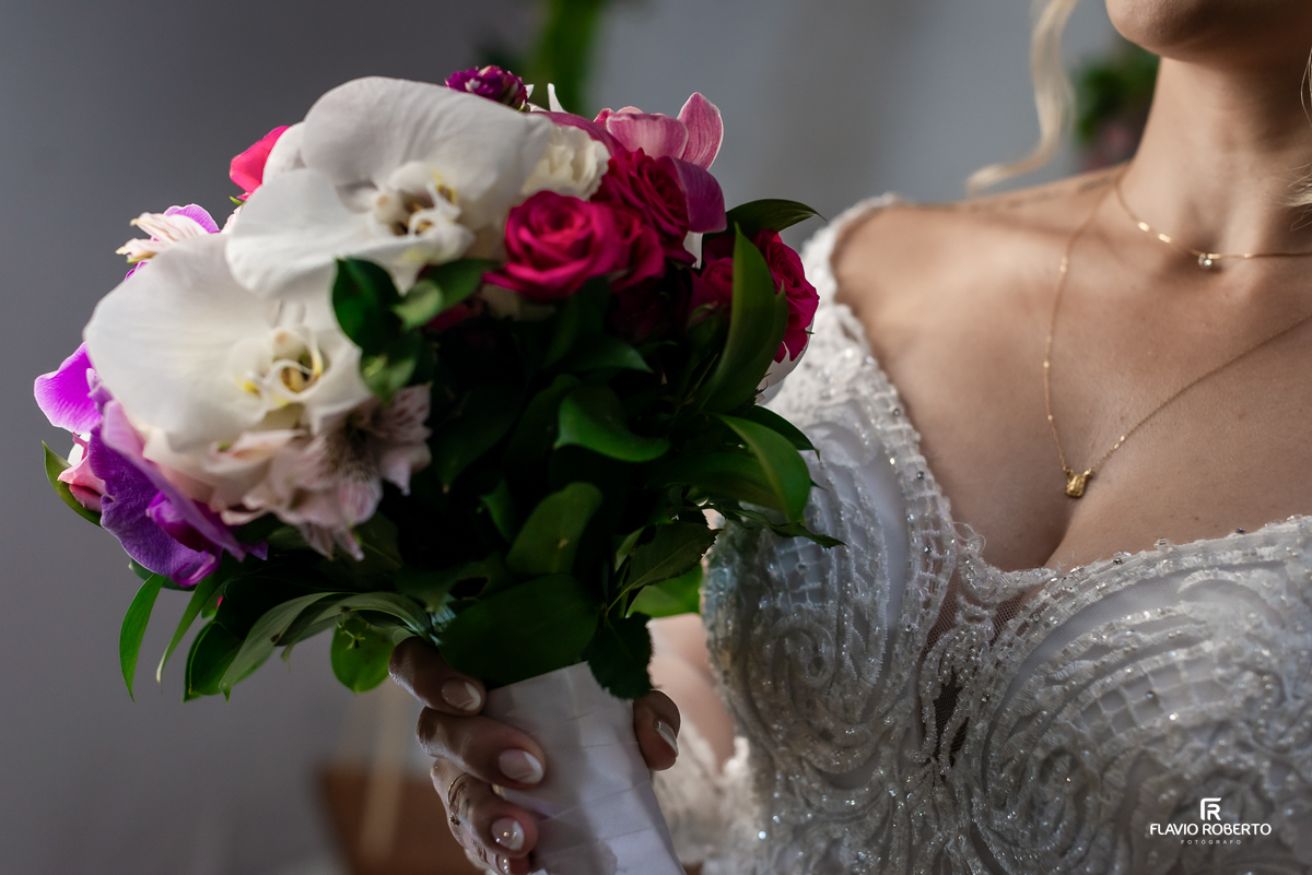 Making of da noiva no Ateliê Valéria Vendrasco em Guaratinguetá