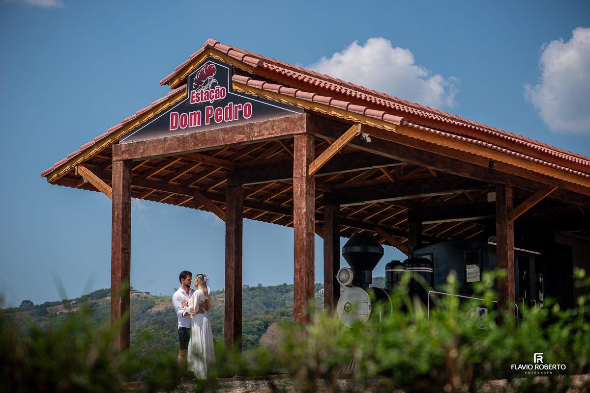 Ensaio Pre Wedding na Cervejaria Caminho do Ouro, em Cunha