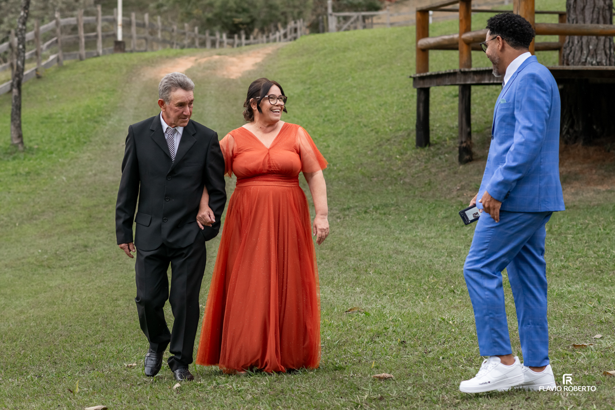 Casamento no Espaço Colar de Ouro em Cunha