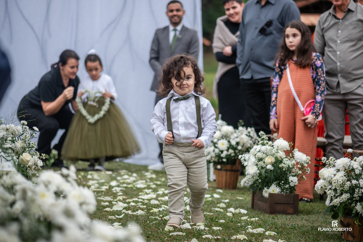 Casamento no Espaço Colar de Ouro em Cunha