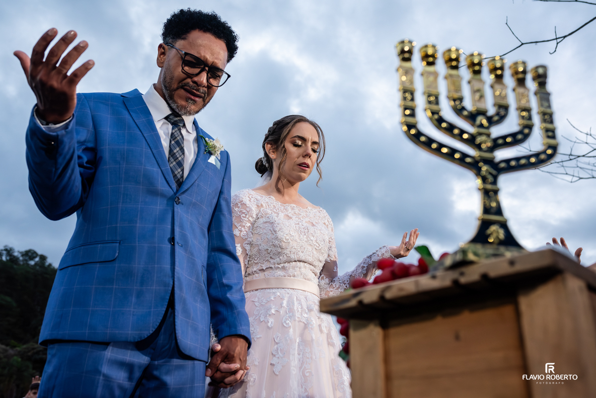 Casamento no Espaço Colar de Ouro em Cunha