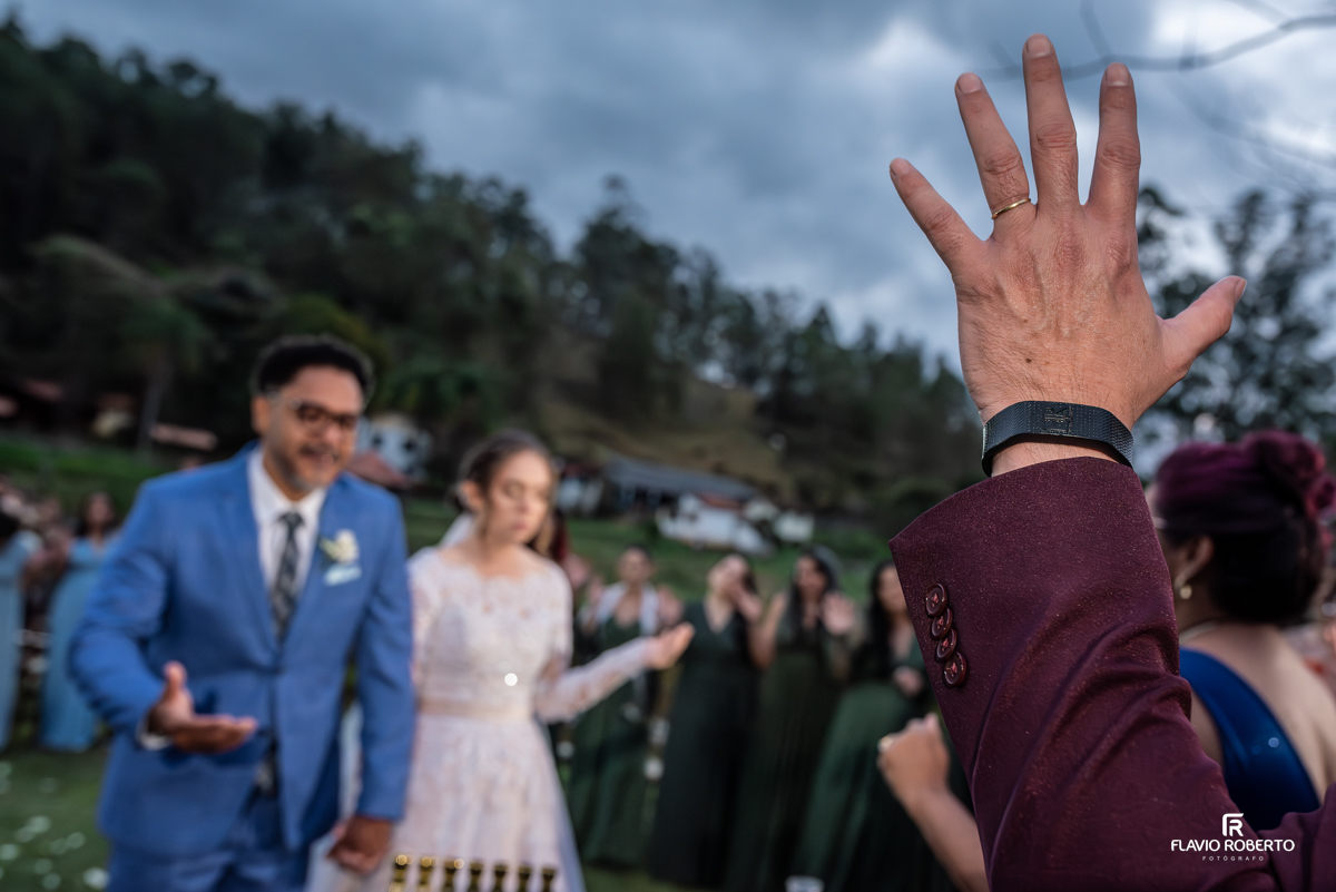 Casamento no Espaço Colar de Ouro em Cunha