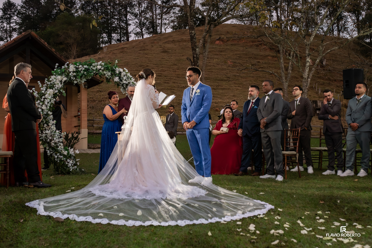 Casamento no Espaço Colar de Ouro em Cunha