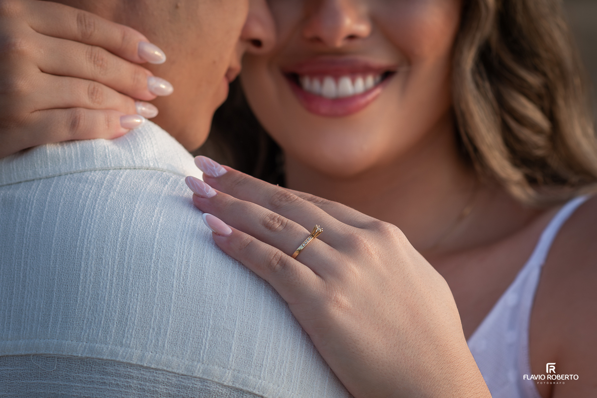 Pre Wedding durante o nascer do sol na Praia Vermelha do Norte em Ubatuba