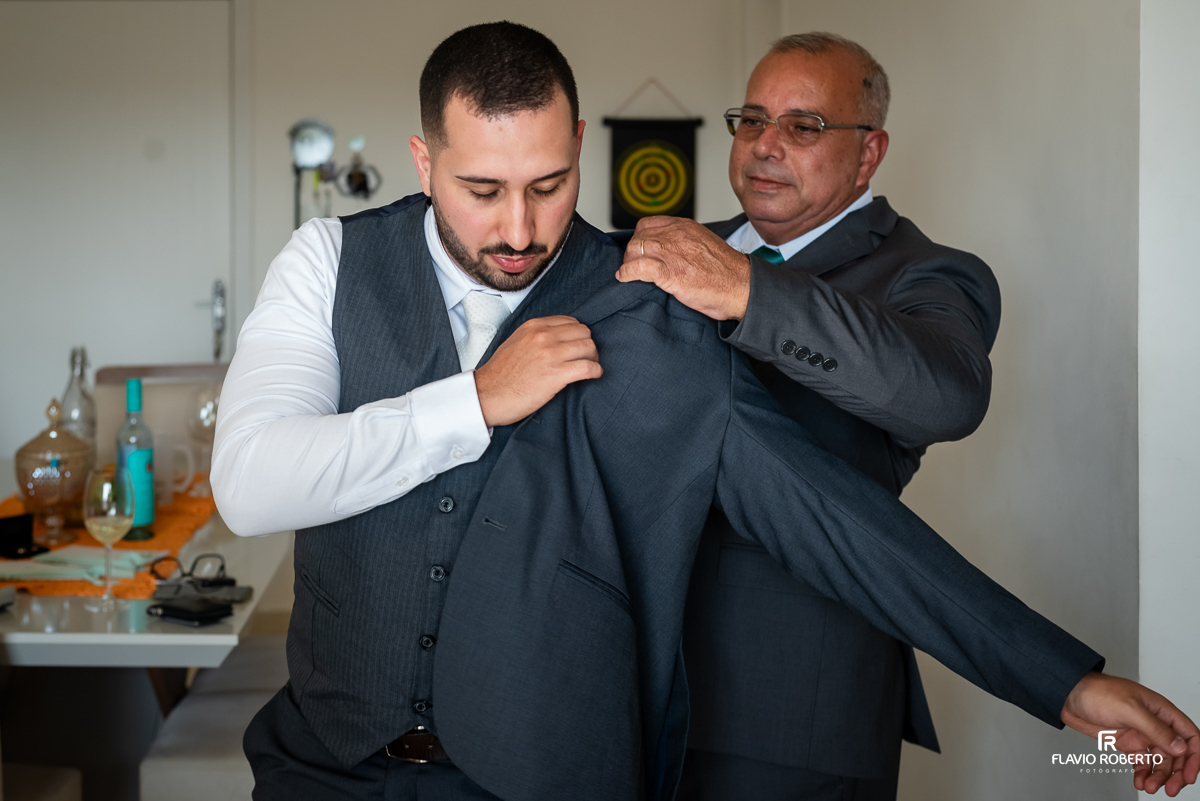 Casamento durante o pôr do sol na Hípica Cachoeira em Cachoeira Paulista