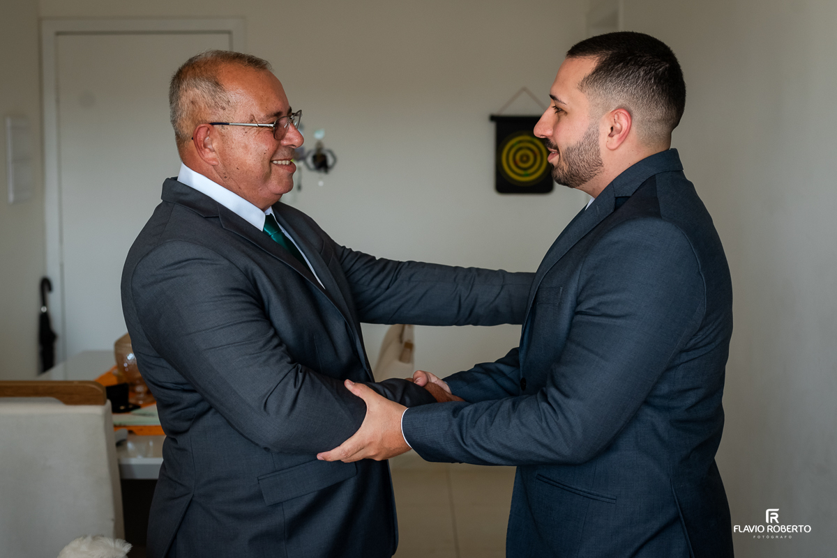 Casamento durante o pôr do sol na Hípica Cachoeira em Cachoeira Paulista