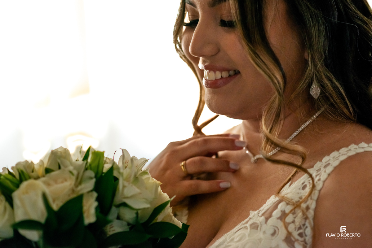 Casamento durante o pôr do sol na Hípica Cachoeira em Cachoeira Paulista