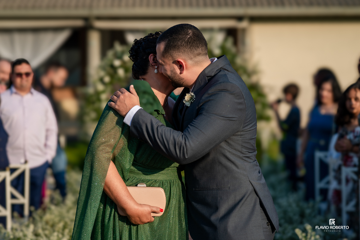 Casamento durante o pôr do sol na Hípica Cachoeira em Cachoeira Paulista