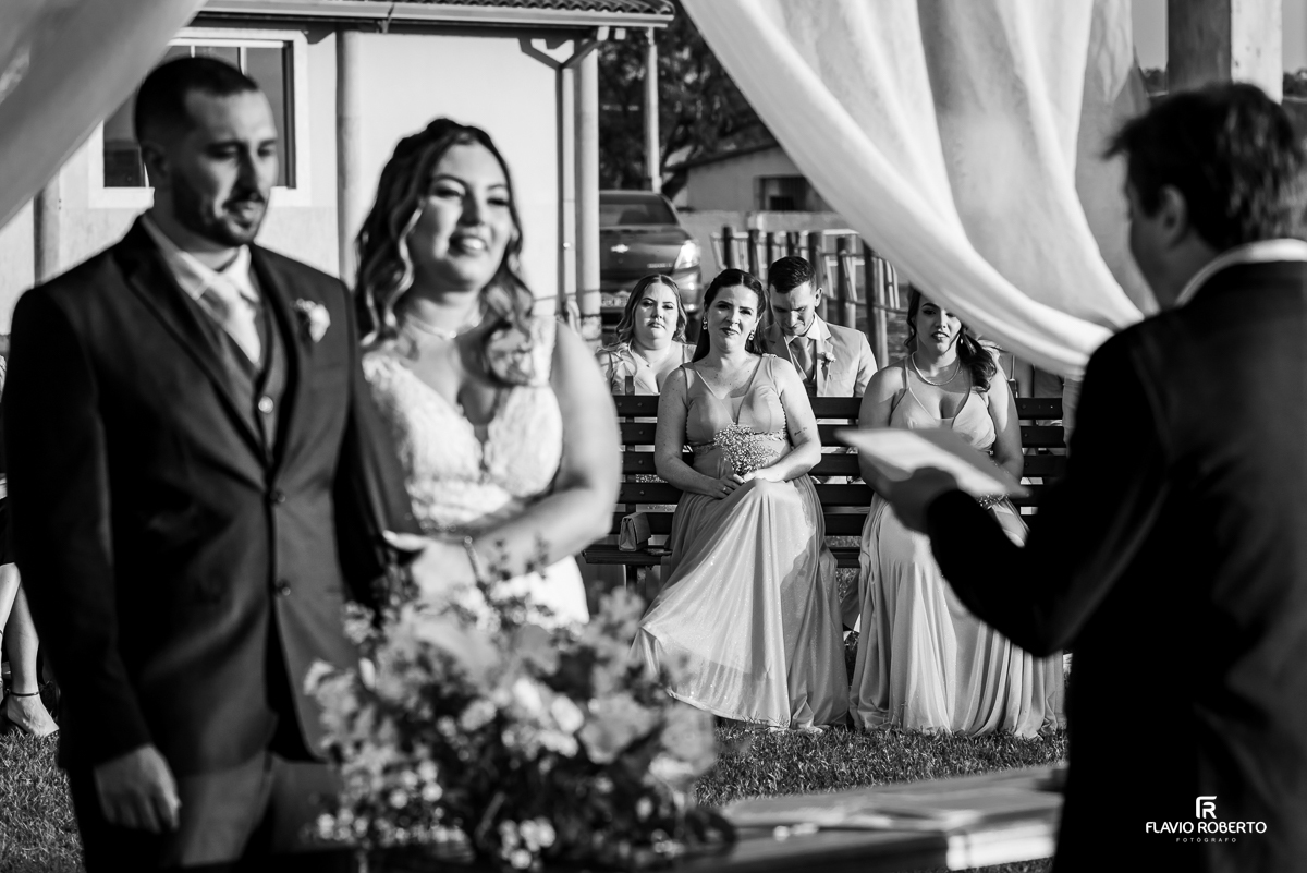Casamento durante o pôr do sol na Hípica Cachoeira em Cachoeira Paulista
