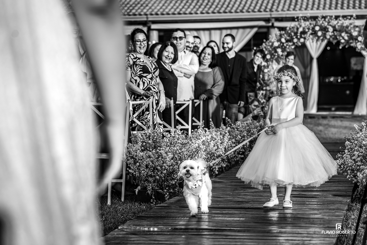 Casamento durante o pôr do sol na Hípica Cachoeira em Cachoeira Paulista
