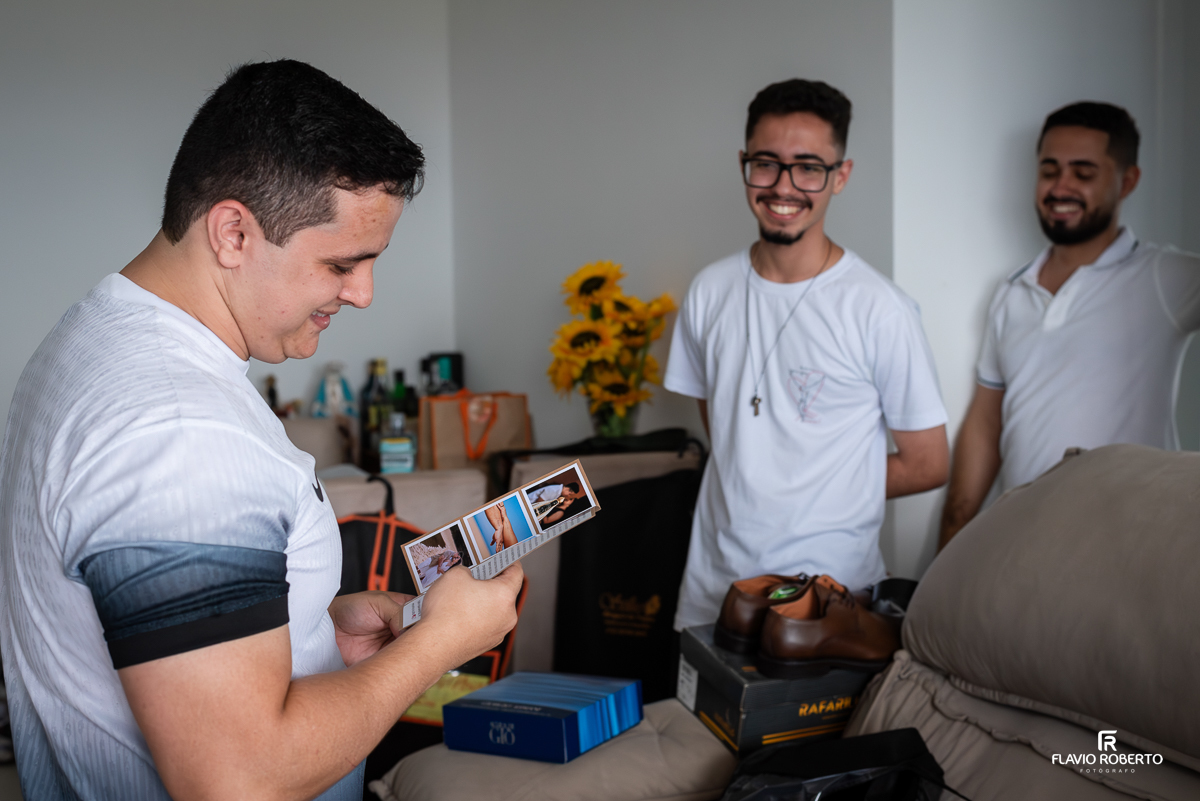 Noivo se arrumando para seu Casamento em apartamento em Lorena