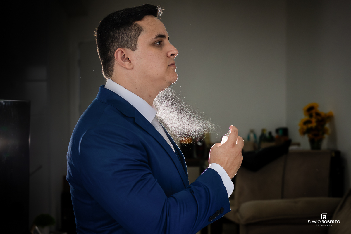 Noivo se arrumando para seu Casamento em apartamento em Lorena