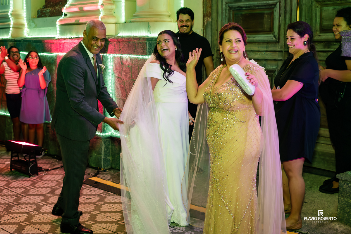 Casamento na Basílica do Senhor Bom Jesus em Tremembé, SP