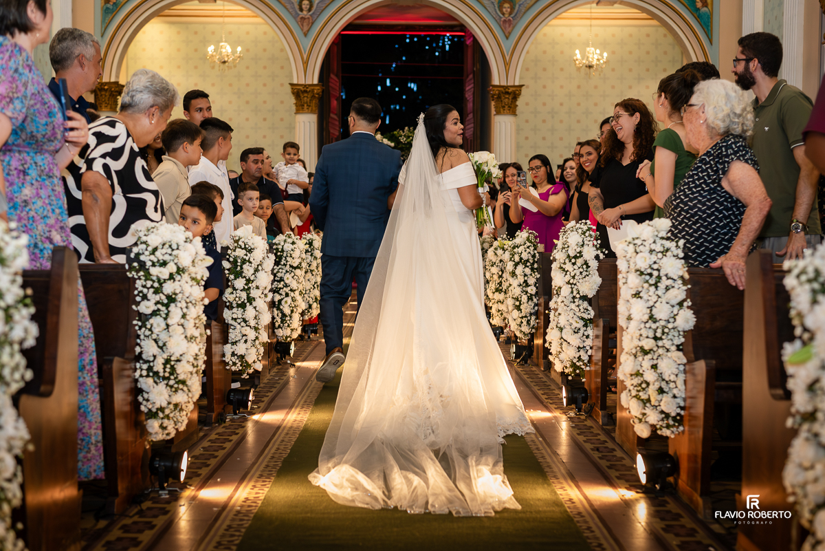 Casamento na Basílica do Senhor Bom Jesus em Tremembé, SP