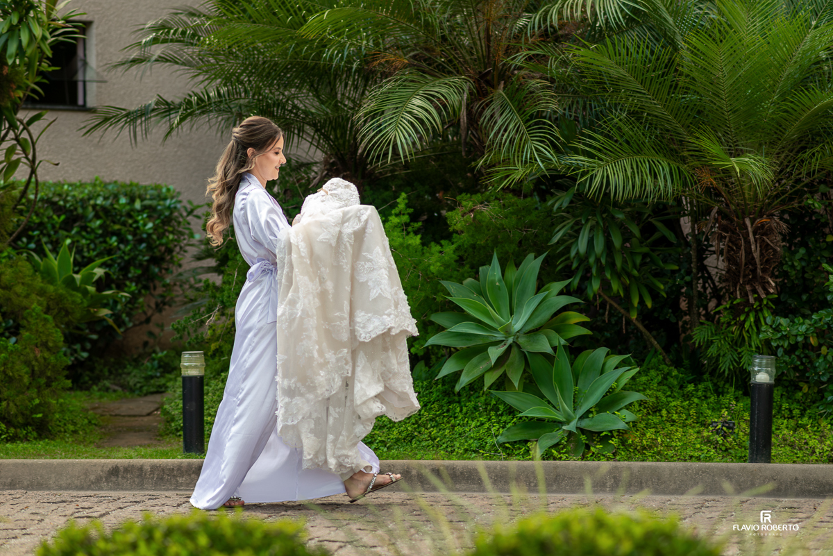 Making Of da Noiva no Villa Lyon de Taubaté, levando seu vestido.