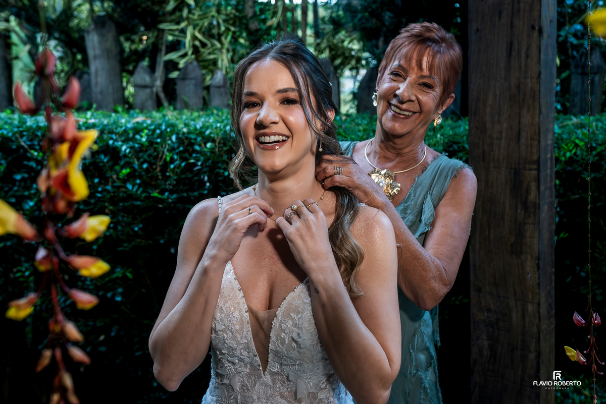 Momentos do Casamento da Laís e Alessandro durante o Casamento no Villa Lyon de Taubaté.