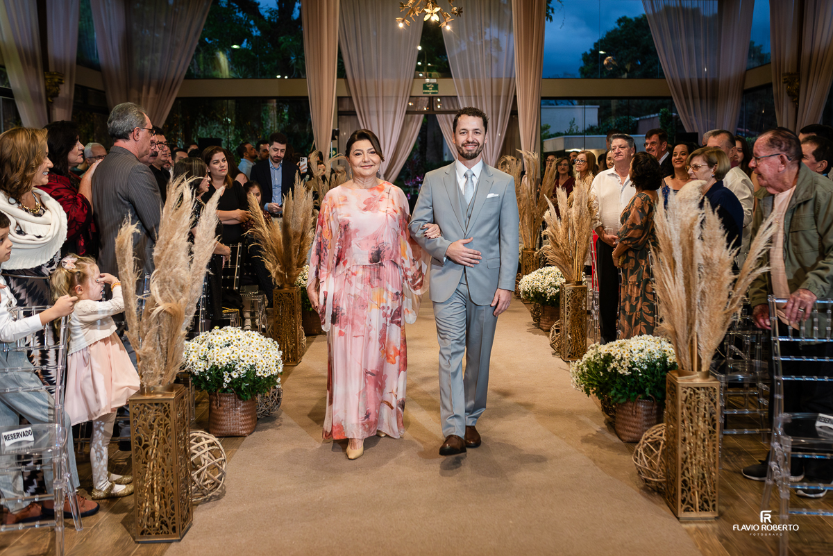 Momentos do Casamento da Laís e Alessandro durante o Casamento no Villa Lyon de Taubaté.