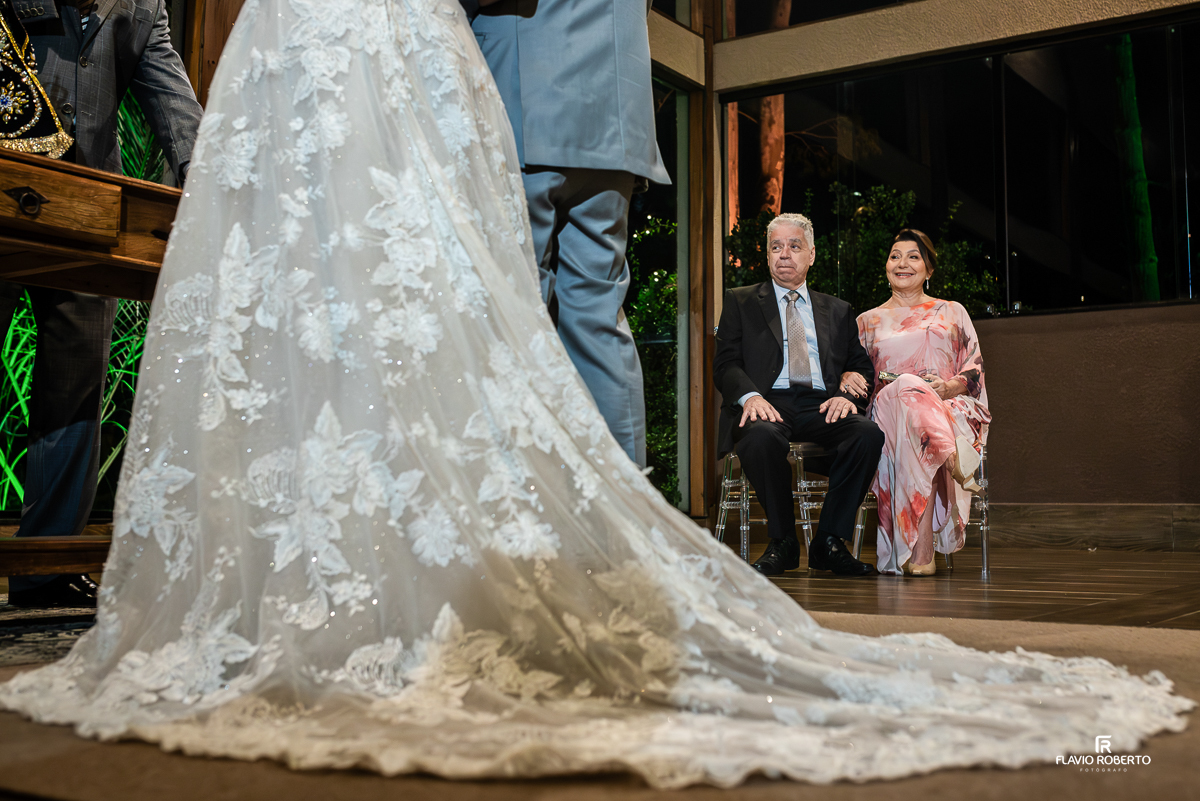 Momentos do Casamento da Laís e Alessandro durante o Casamento no Villa Lyon de Taubaté.