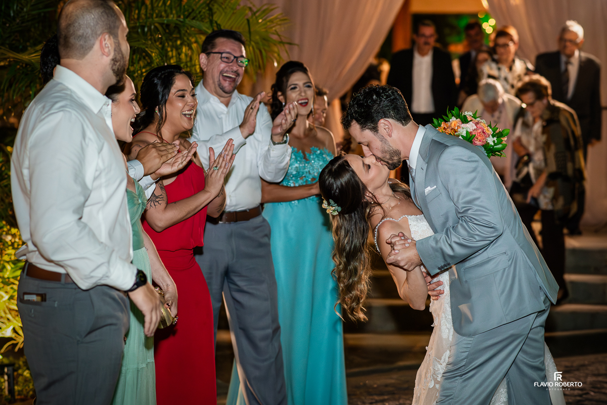 Momentos do Casamento da Laís e Alessandro durante o Casamento no Villa Lyon de Taubaté.