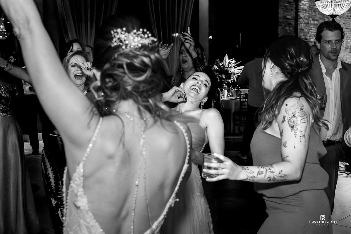 Festa de Casamento da Laís e Alessandro no Espaço Villa Lyon em Taubaté.