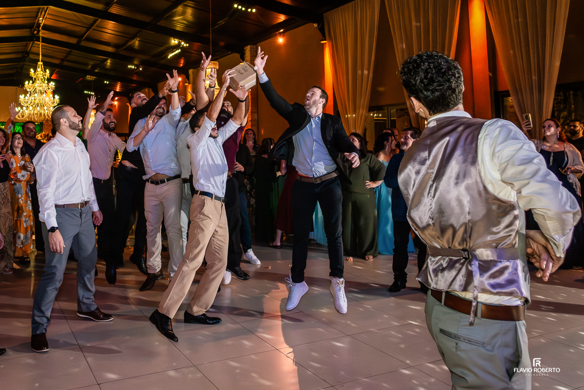 Festa de Casamento da Laís e Alessandro no Espaço Villa Lyon em Taubaté.