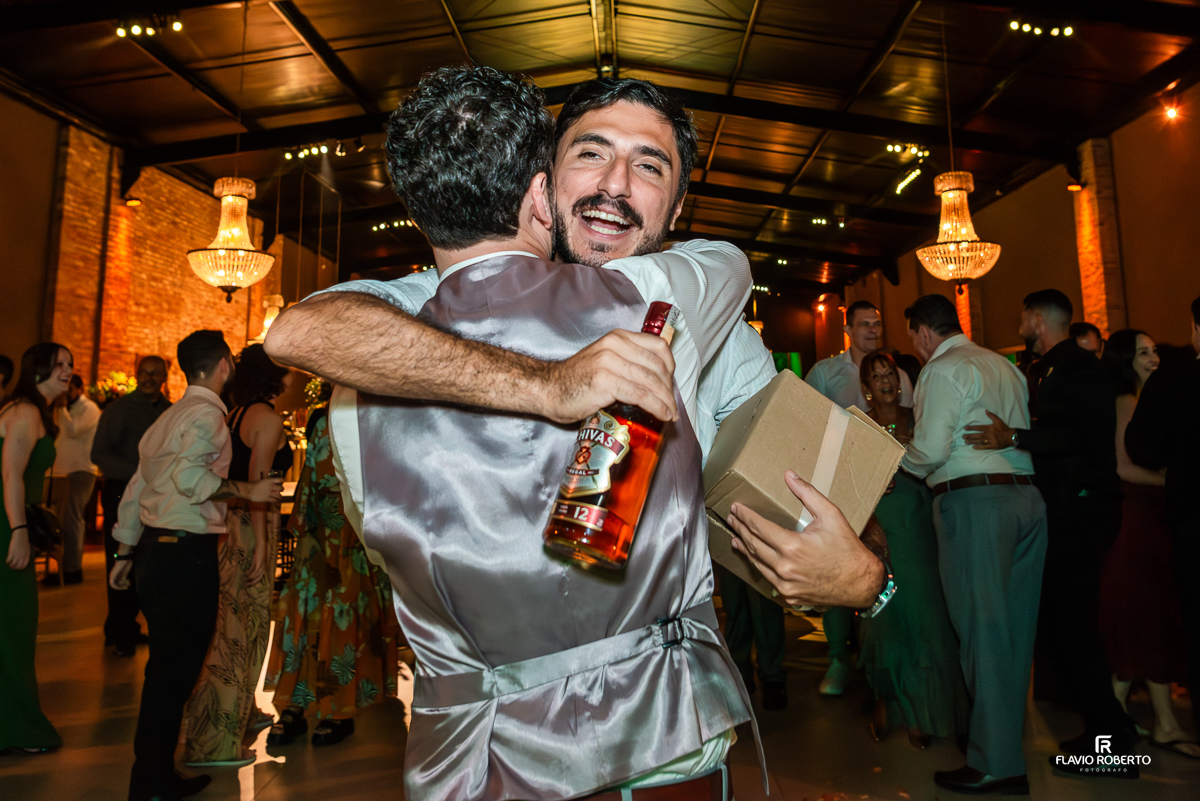 Festa de Casamento da Laís e Alessandro no Espaço Villa Lyon em Taubaté.