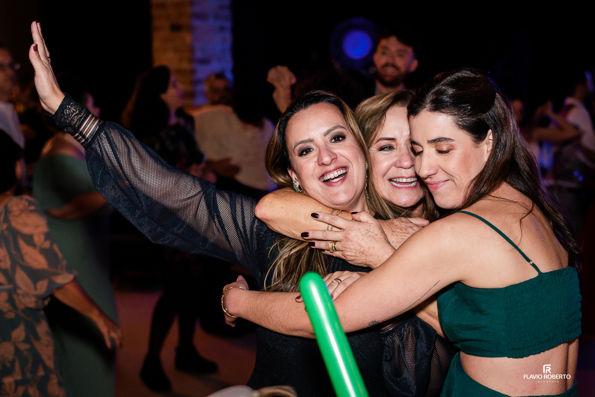 Festa de Casamento da Laís e Alessandro no Espaço Villa Lyon em Taubaté.