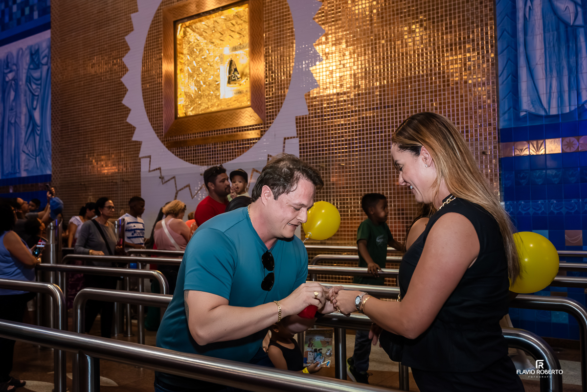 Ensaio de Casal no Santuário Nacional de Aparecida: Fé, Amor e um pedido de casamento abençoado