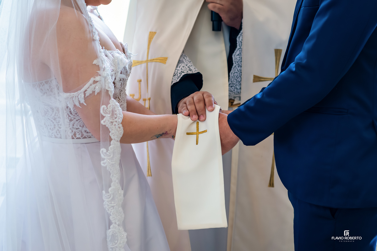 Cerimônia católica em casamento intimista no Recanto do Bosque Guaratinguetá