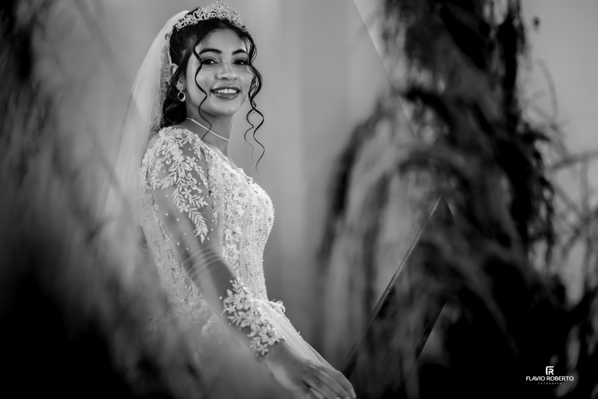 preparação da noiva com maquiagem no Ateliê Daniel Rodrigues em Lorena antes da cerimônia