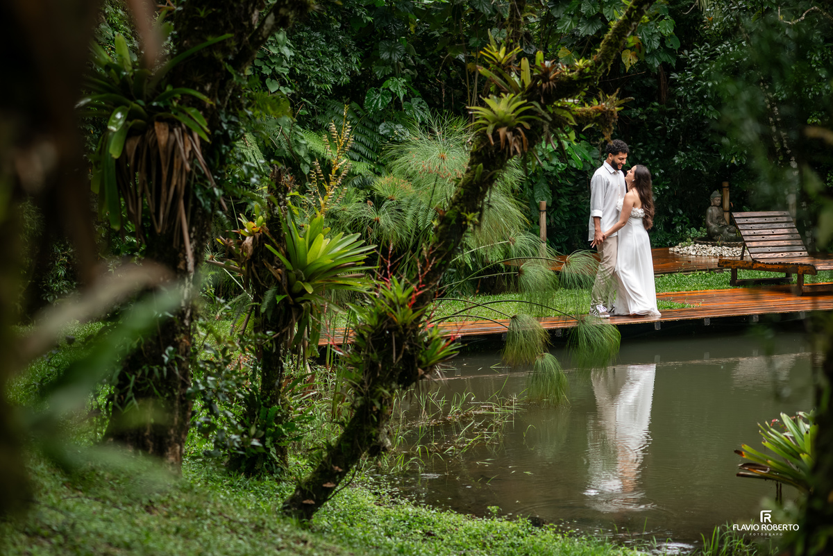 pre wedding em cabana com lago na Lake View Cabanas em São Francisco Xavier