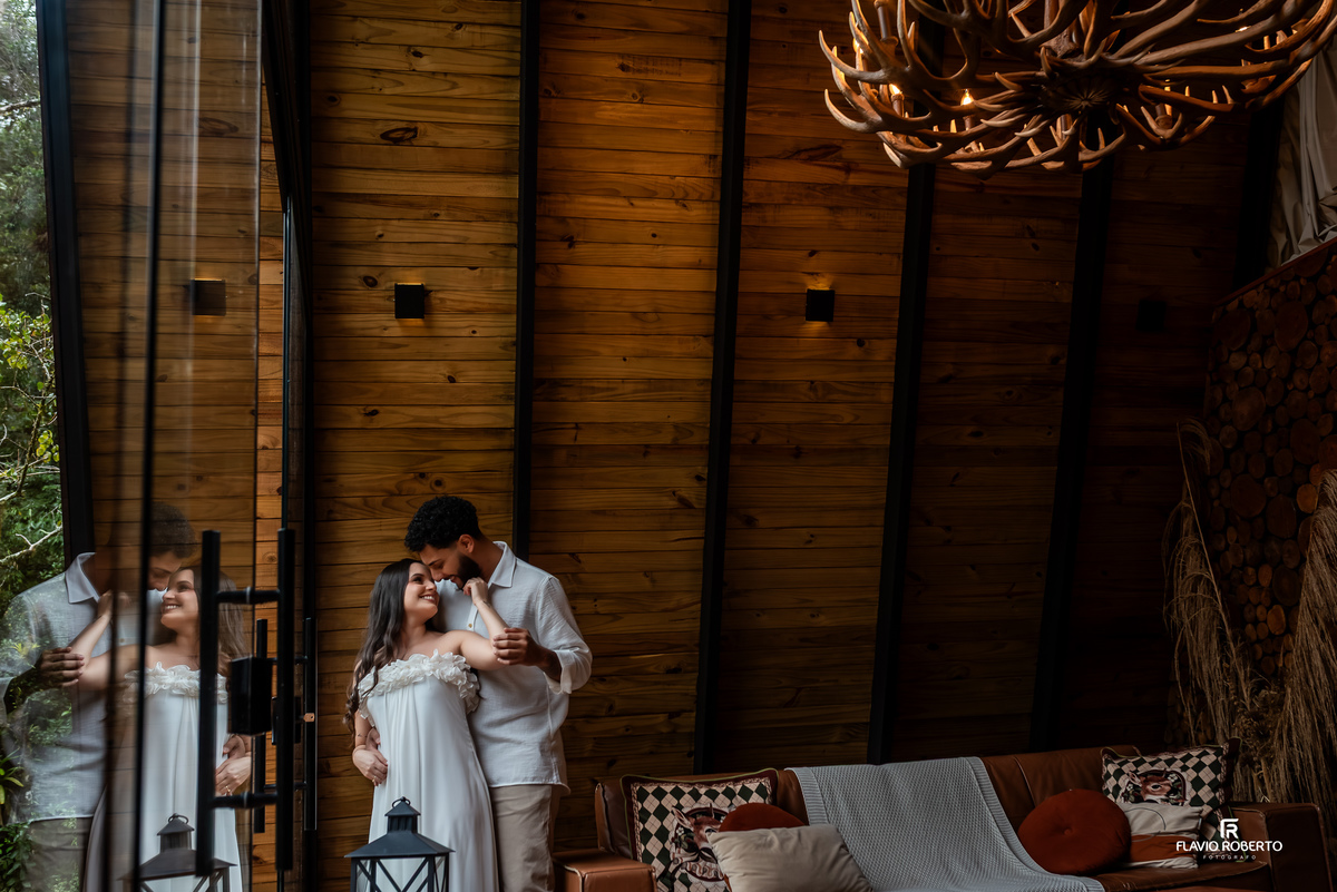 pre wedding romântico do casal na Lake View Cabanas em São Francisco Xavier na Serra da Mantiqueira