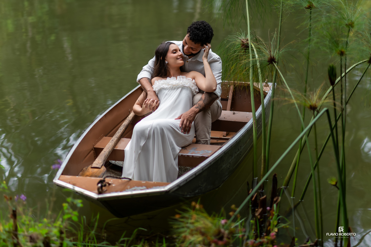 pre wedding romântico do casal na Lake View Cabanas em São Francisco Xavier na Serra da Mantiqueira