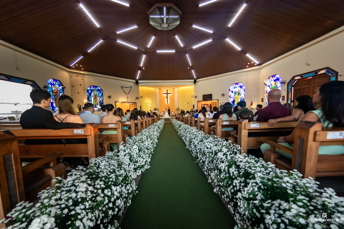 Vista geral da cerimônia de casamento no Santuário São Benedito em Taubaté.