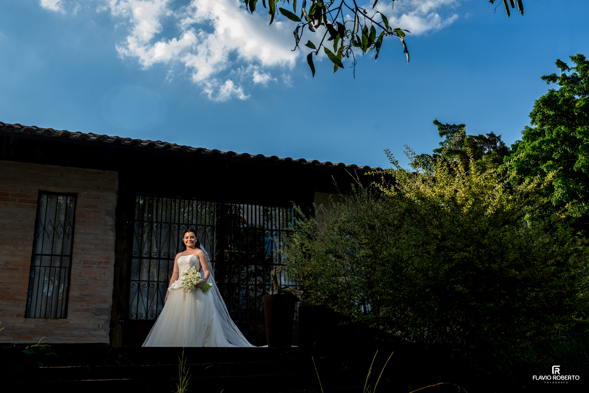 Noiva no Sitio Tangaroa em Taubaté, indo para o Casamento