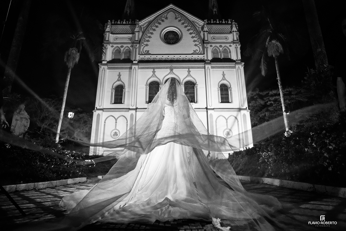 Noiva entrando no santuario de sao benedito