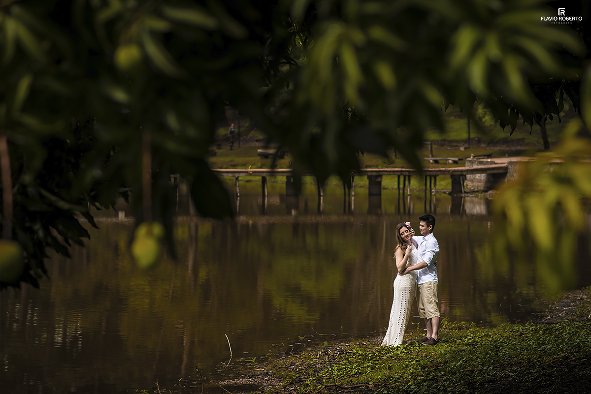 noivos namorando no club dos 500