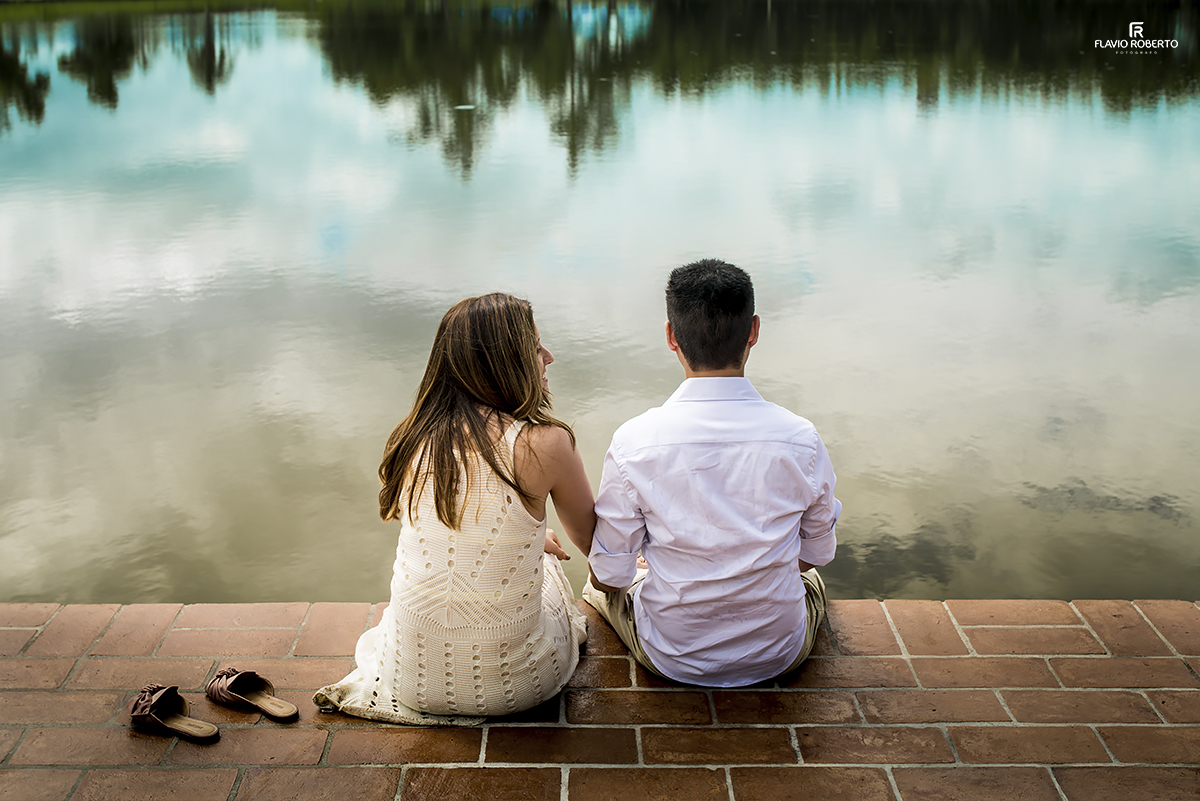 noivos namorando no club dos 500