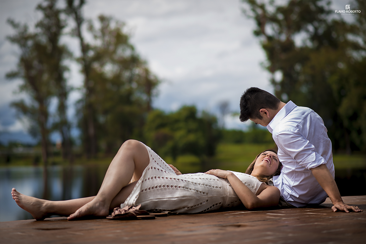 noivos namorando no club dos 500