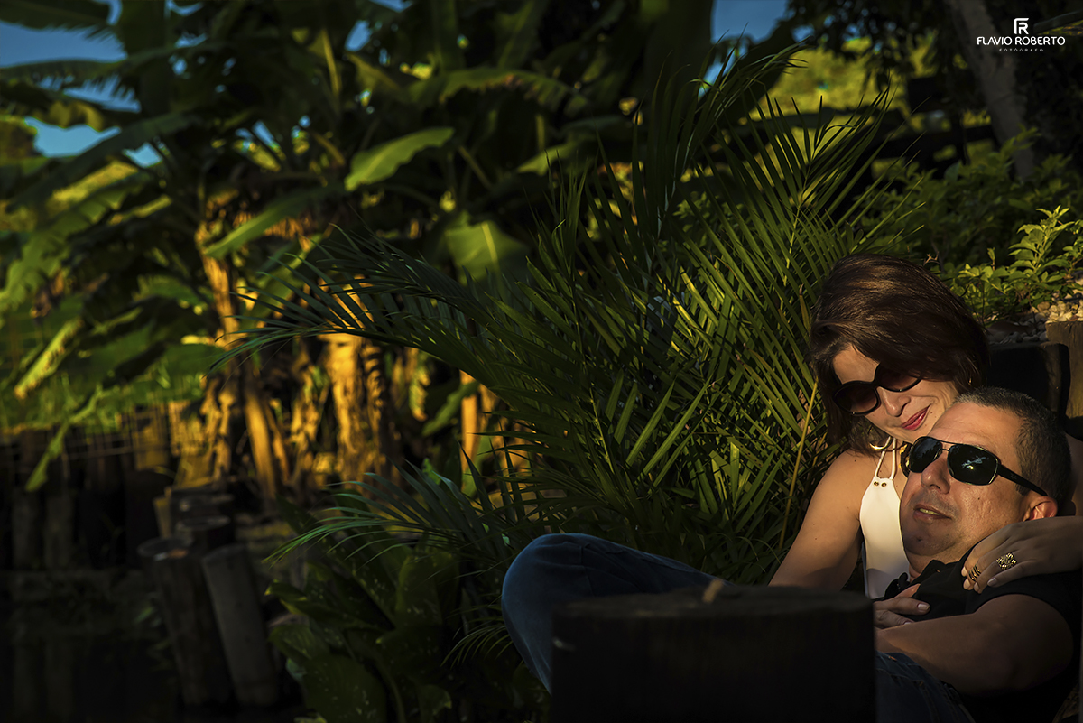 namorando nas árvores