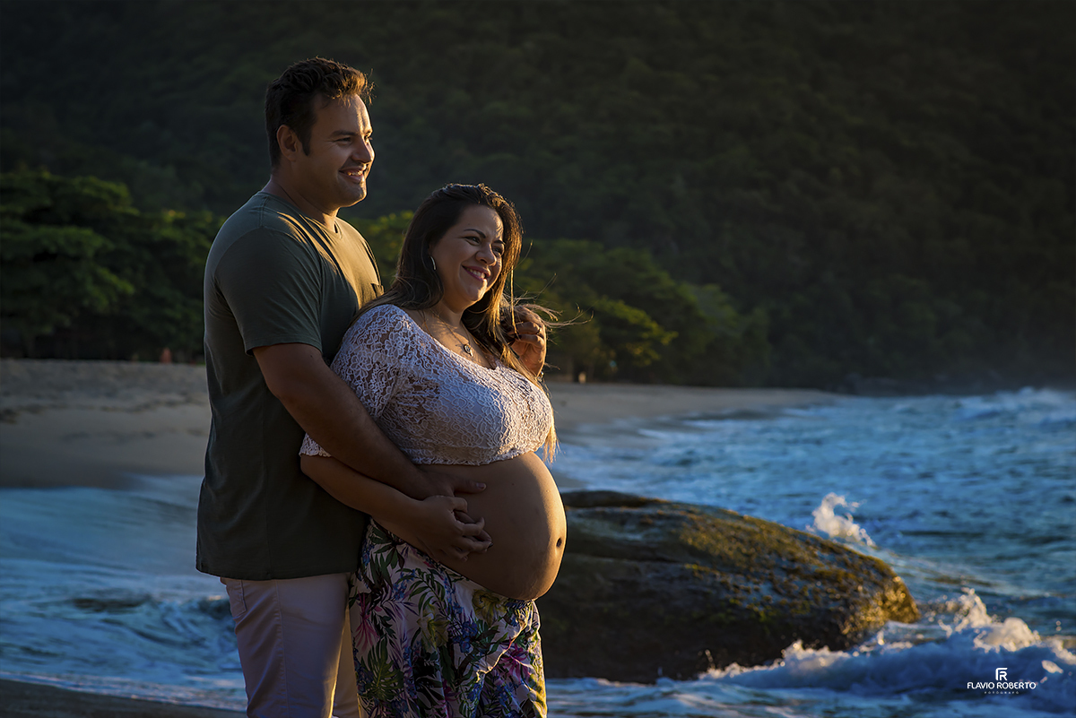 Ensaio Fotográfico de Gestante nas praias de Ubatuba