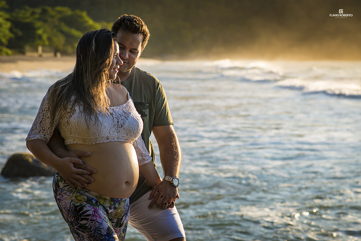 Ensaio Fotográfico de Gestante nas praias de Ubatuba