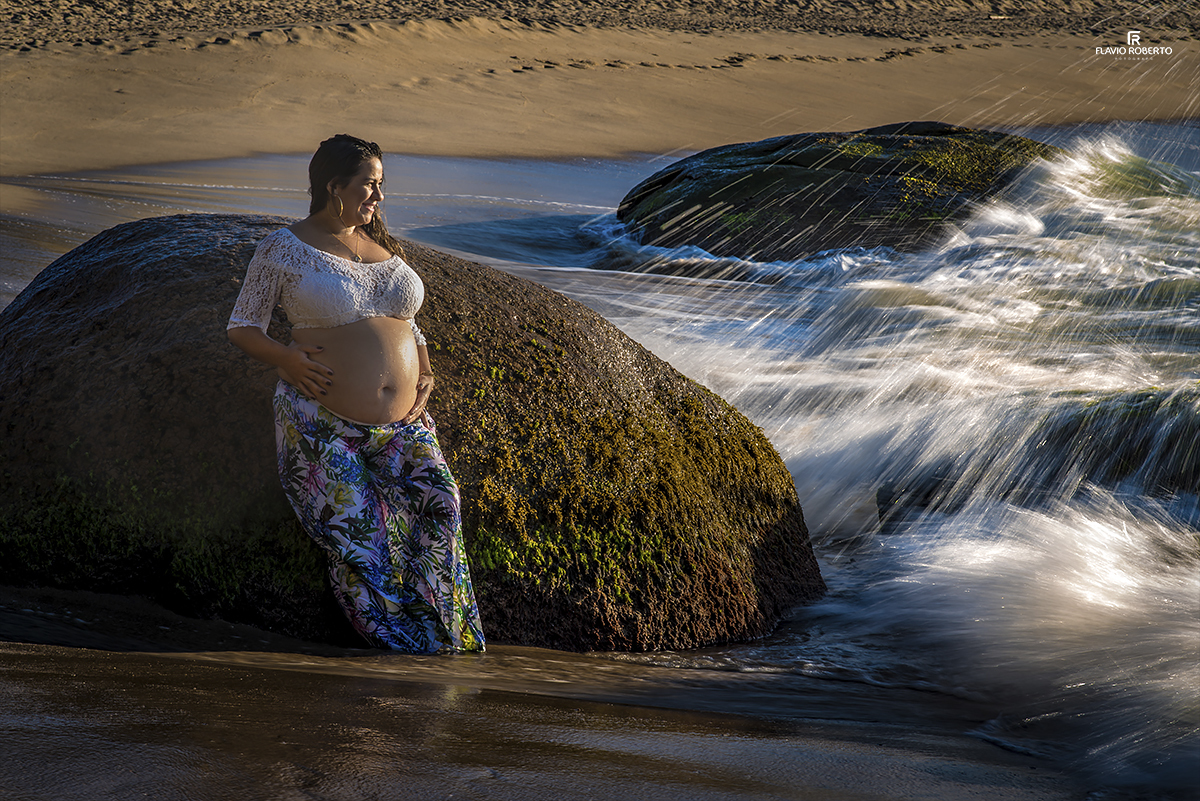Ensaio Fotográfico de Gestante nas praias de Ubatuba
