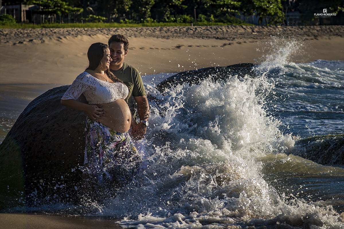 Ensaio Fotográfico de Gestante nas praias de Ubatuba