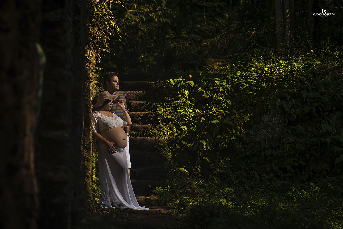 Ensaio Fotográfico de Gestante nas Ruínas de lagoinha em Ubatuba
